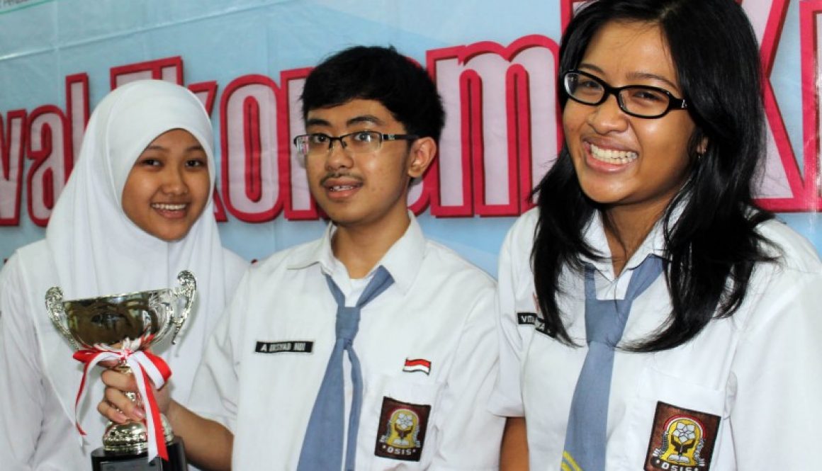 tim-debat-sman-2-sby-1