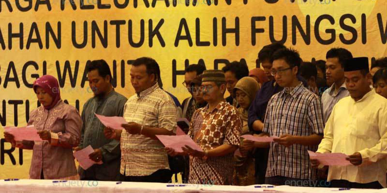deklarasi-warga-dolly-tutup