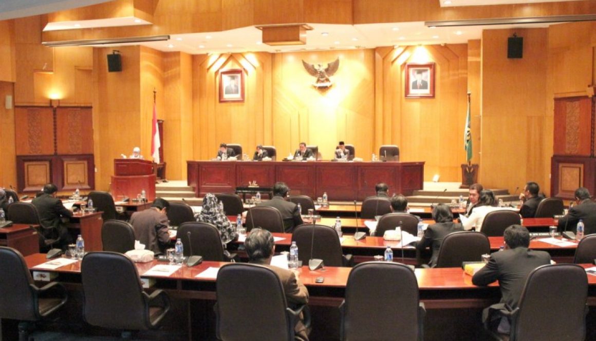 sidang DPRD