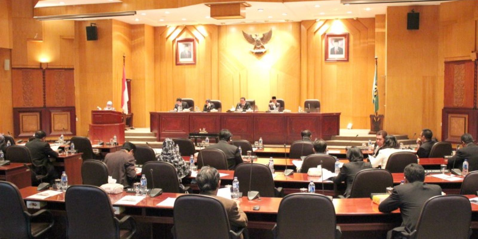 sidang DPRD