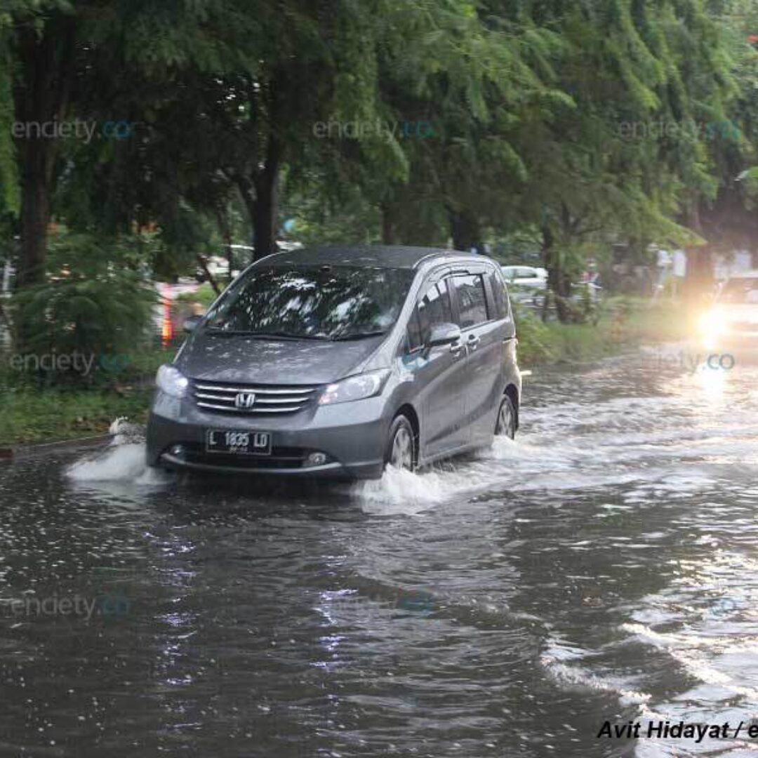 banjir-surabaya