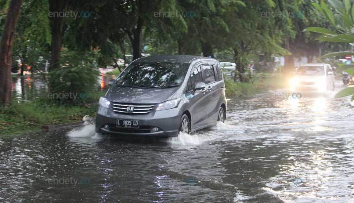 banjir-surabaya