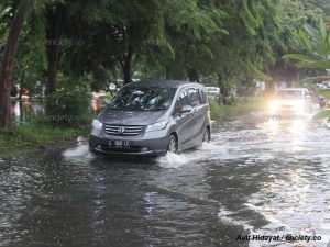 banjir-surabaya